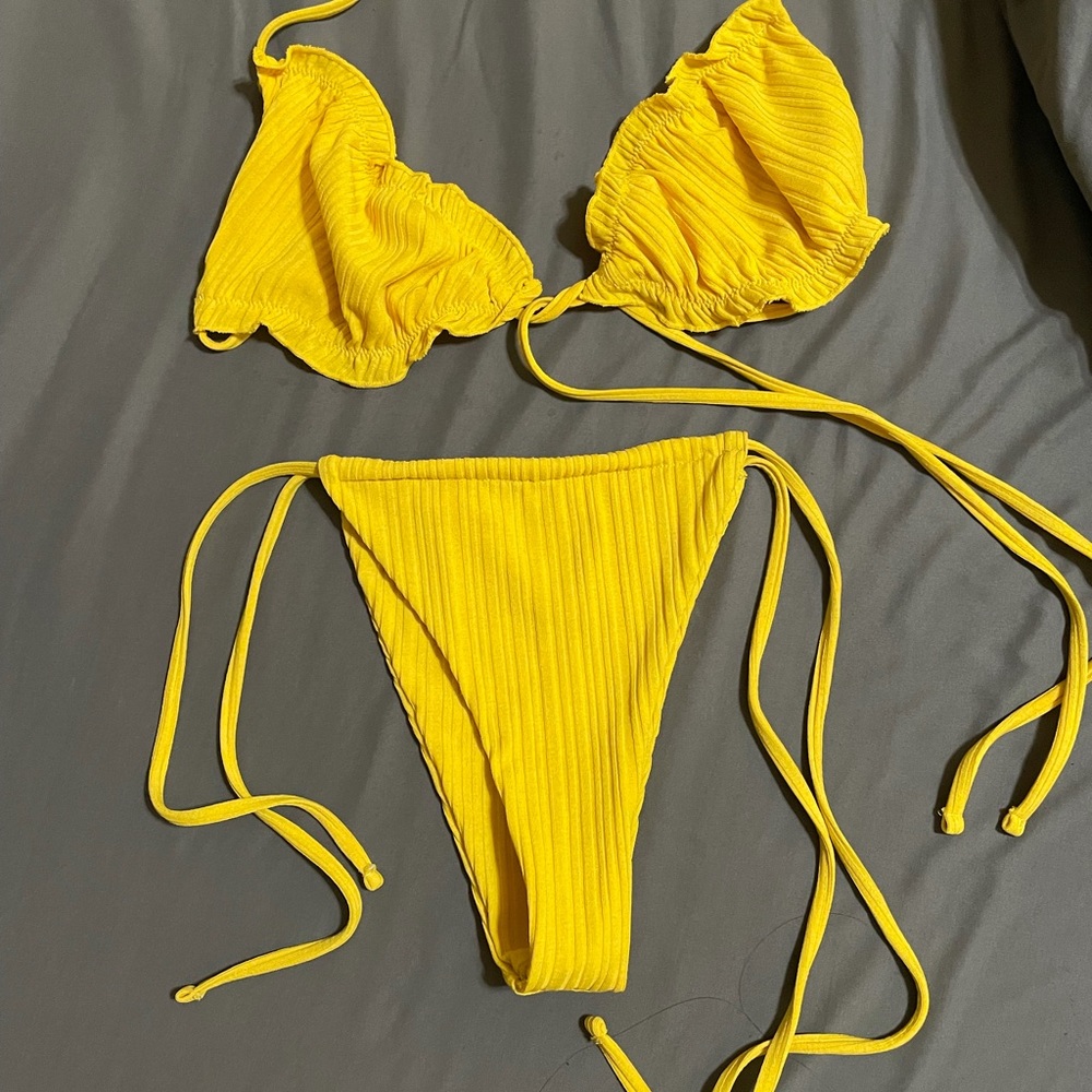 String bikini